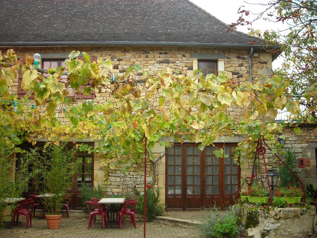 Hotel Chastrusse Nadaillac-de-Rouge Exterior foto